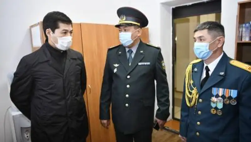 Аким ЗКО поздравил спасателей с профессиональным праздником