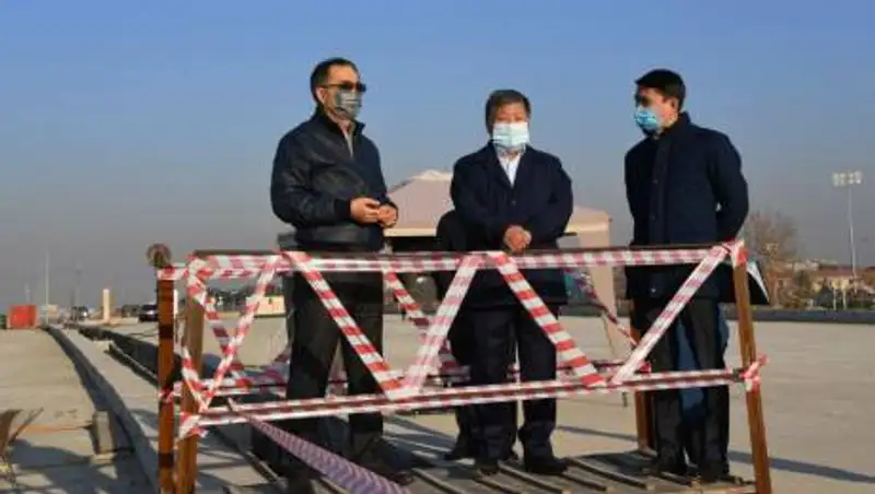 Сагинтаев проверил ход работ по водоснабжению Наурызбайского района