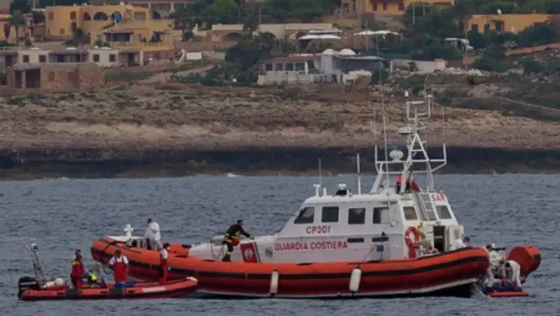 Жертвами крушения судна в Средиземном море стали не менее 400 человек