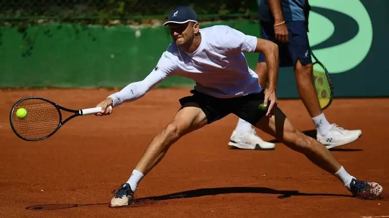 Сборная Казахстана начала подготовку к плей-офф "Кубка Дэвиса"