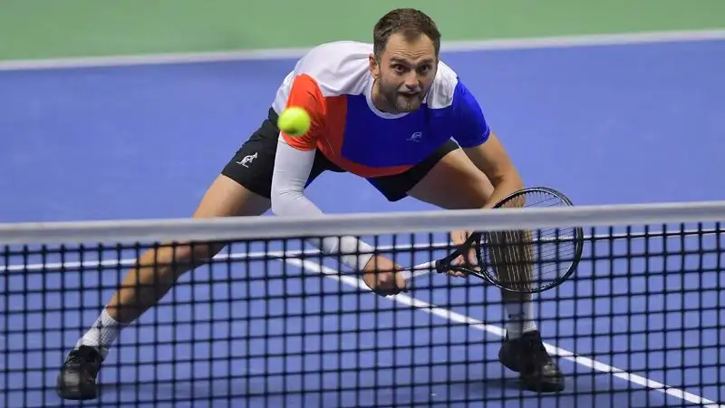 Александр Недовесов вышел в четвертьфинал турнира АТР-250 в Болгарии 