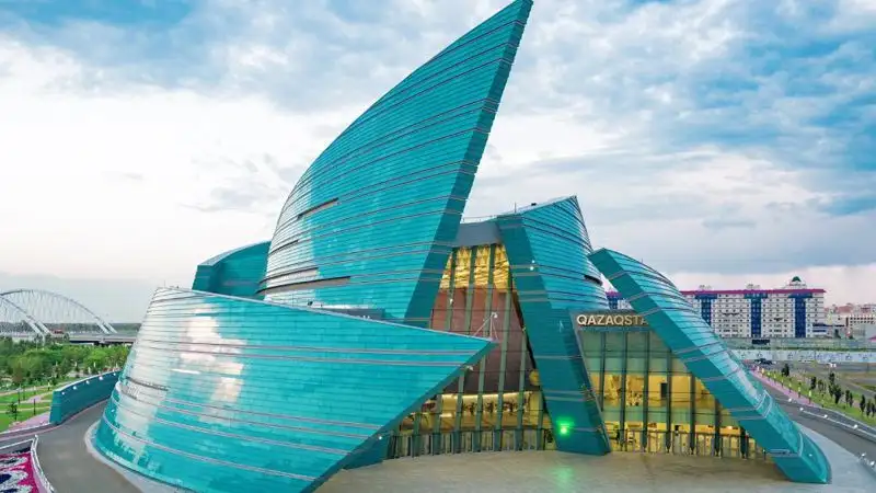 В центральном концертном зале "Qazaqstan" Астаны на несколько дней отменят все мероприятия