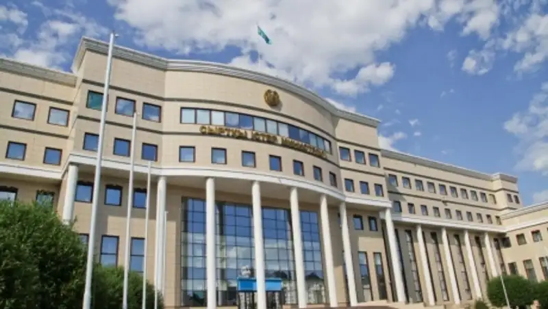 МИД: Казахстан решительно осуждает серию терактов в Париже