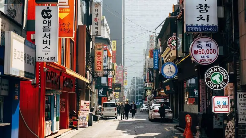 Защитить трудовые права казахстанцев за рубежом потребовал депутат