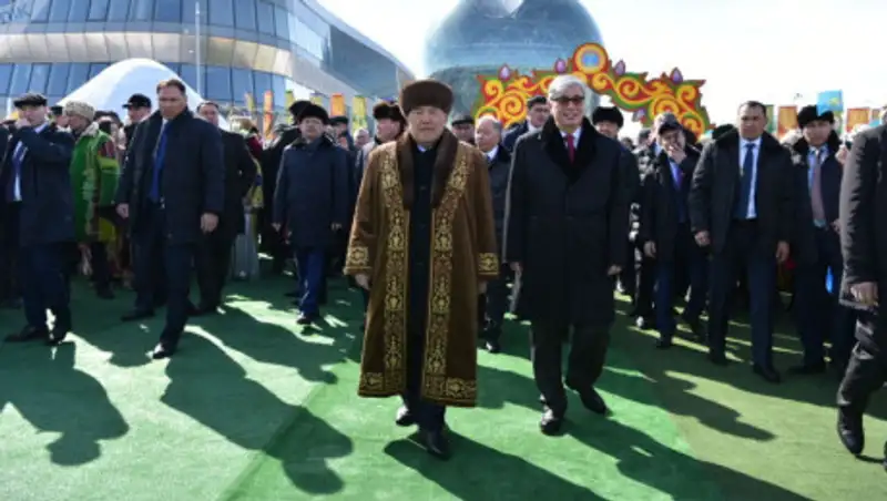 Назарбаев и Токаев поздравили казахстанцев с Наурызом