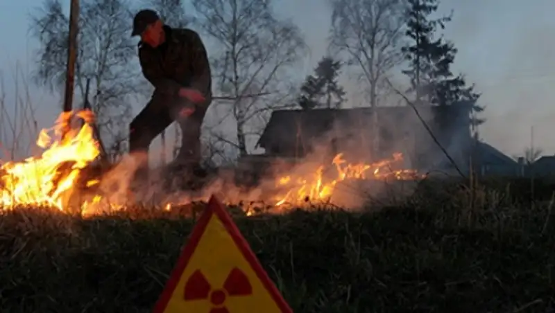 Пожары в лесах Чернобыля вернут радиоактивные облака в небо Европы