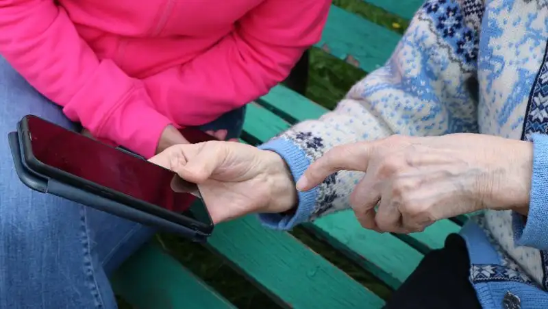 Почти полмиллиона снял аферист с карточки пенсионерки в Актюбинской области