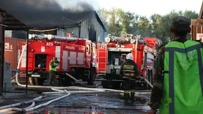 Женщину и 9-месячного ребенка спас из горящего дома житель Экибастуза , фото - Новости Zakon.kz от 31.03.2023 06:49