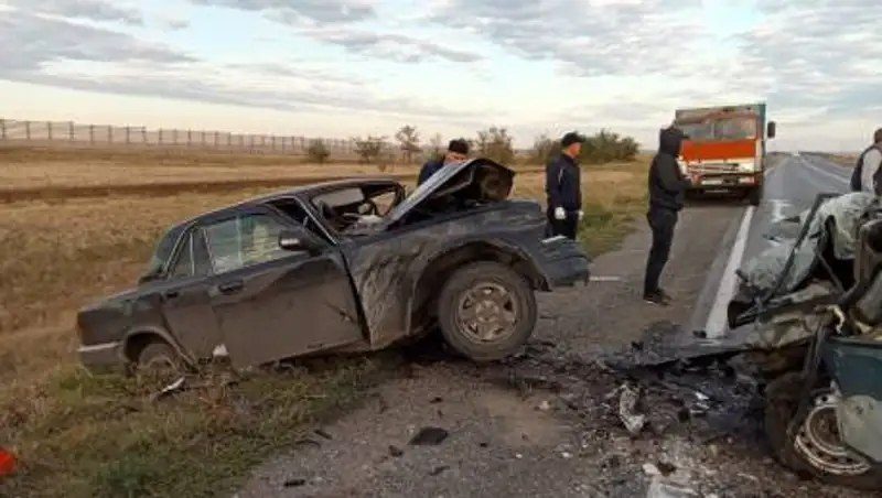 Два человека погибли в ДТП на трассе "Самара - Шымкент"