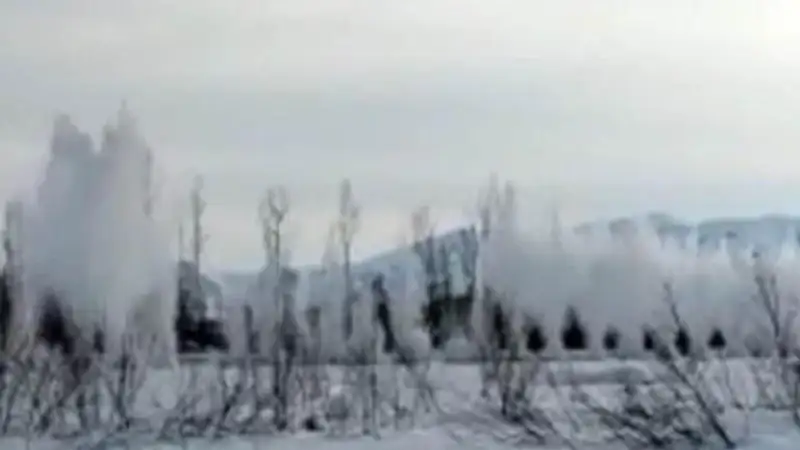 Взрывать лед на реке начали в ВКО