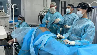 Хирурги в Таразе спасли мужчину, проглотившего зубочистку
