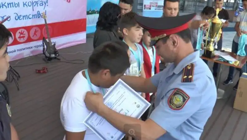 Алматы - город без наркотиков: полиция дала старт антинаркотическому месячнику