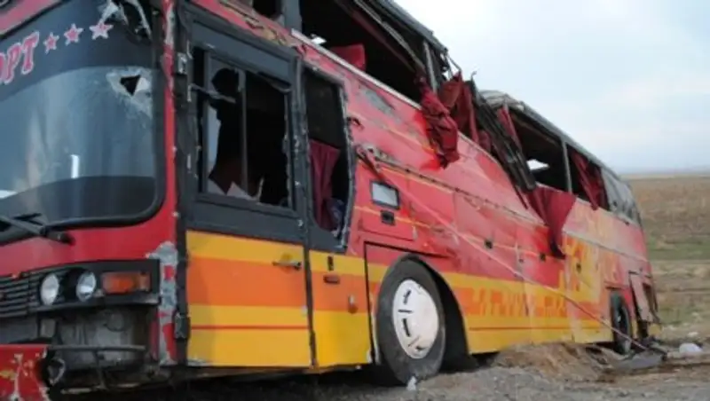 Пассажирский автобус перевернулся на трассе Алматы - Шымкент