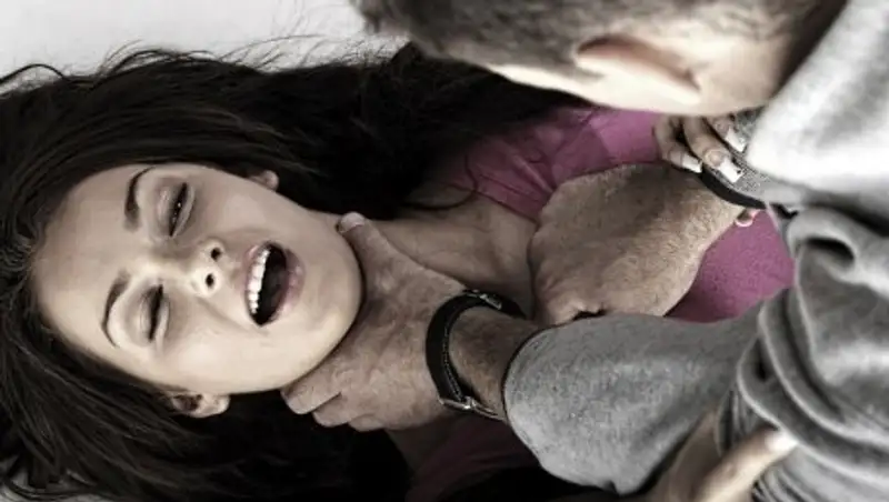 В Казахстане семейных дебоширов будут задерживать на двое суток