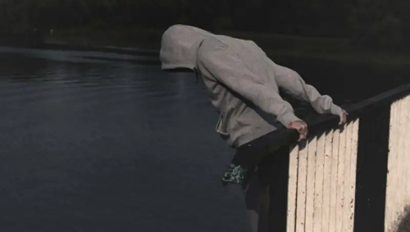 Из-за развода мужчина дважды пытался покончить с собой