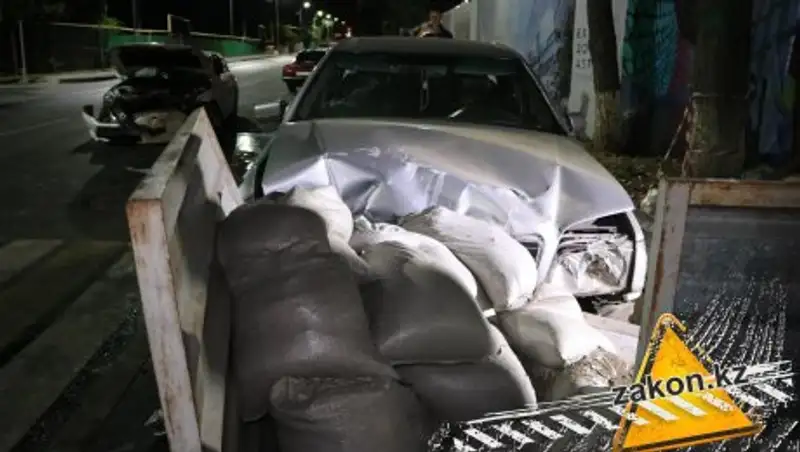 В Алматы при ДТП пострадали четыре человека