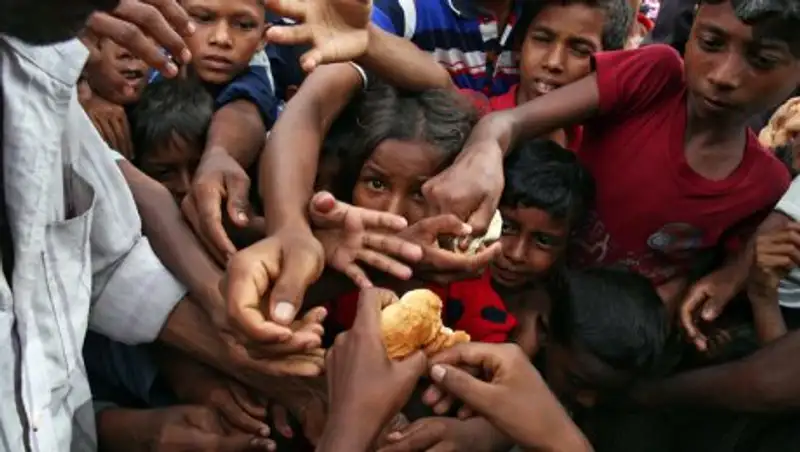 Казахстан передал гуманитарную помощь беженцам рохинджа из Мьянмы