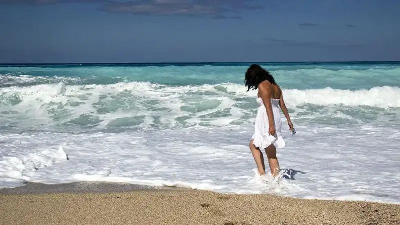 Нутрициолог рассказала, как не набрать вес во время отпуска