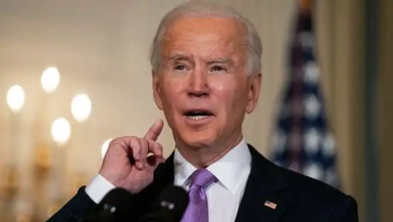 Байден призвал Путина освободить Навального