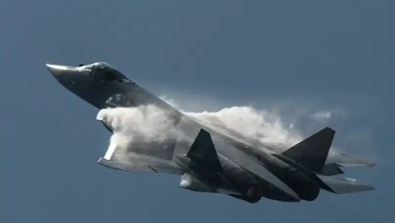 В сети появилось первое видео с места крушения истребителя в Турции