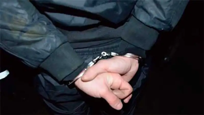 Экипаж дорожно-патрульной полиции Алматы с поличным задержал серийных автоворов