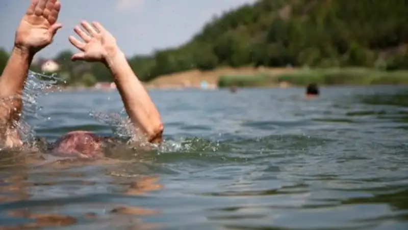 БҚО-дағы Шалқар көлінен төрт адам құтқарылды 