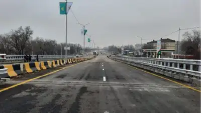 мост, Алтын Орда, ямы, жалуются водители , фото - Новости Zakon.kz от 01.07.2022 16:03