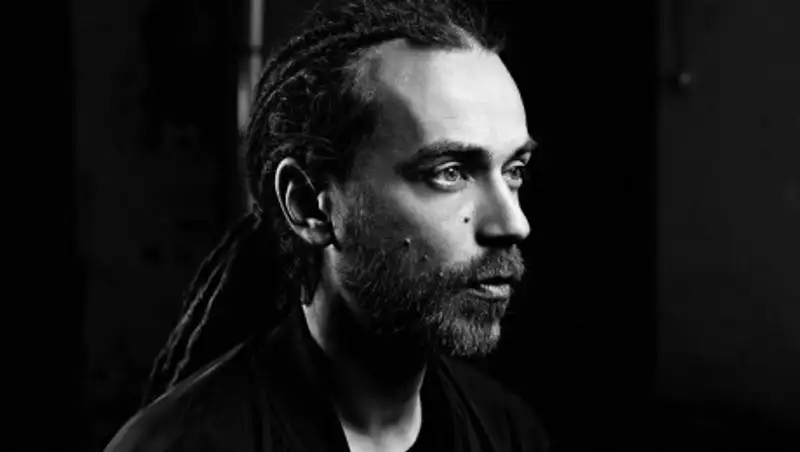 Бабушка Децла не знает, что внук умер