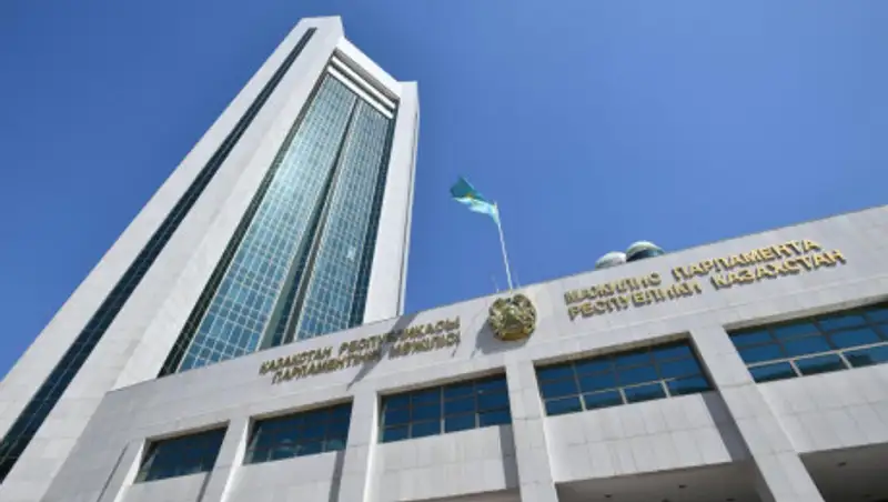 Заседание Мажилиса Парламента РК под председательством Нигматулина