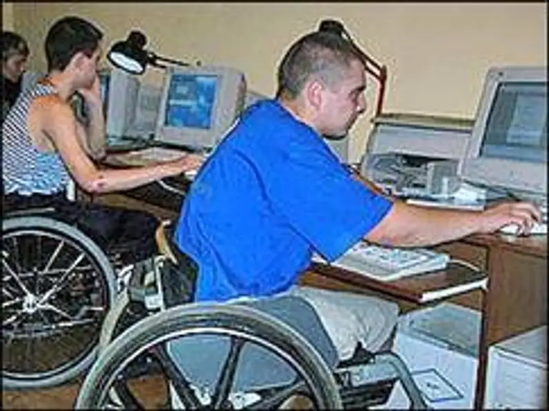 В ВКО обсудили вопросы улучшения качества жизни инвалидов, фото - Новости Zakon.kz от 16.10.2012 21:38