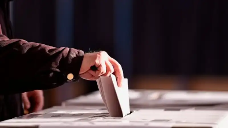 В Великобритании начались досрочные парламентские выборы