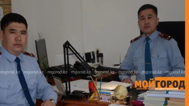 В Атырау сотрудники полиции спасли спрыгнувшего с моста мужчину