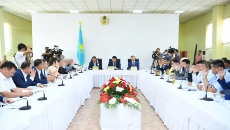 В городе Туркестан впервые прошла сессия областного маслихата