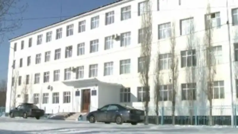 В Кызылорде воспитанница детдома выпрыгнула из окна