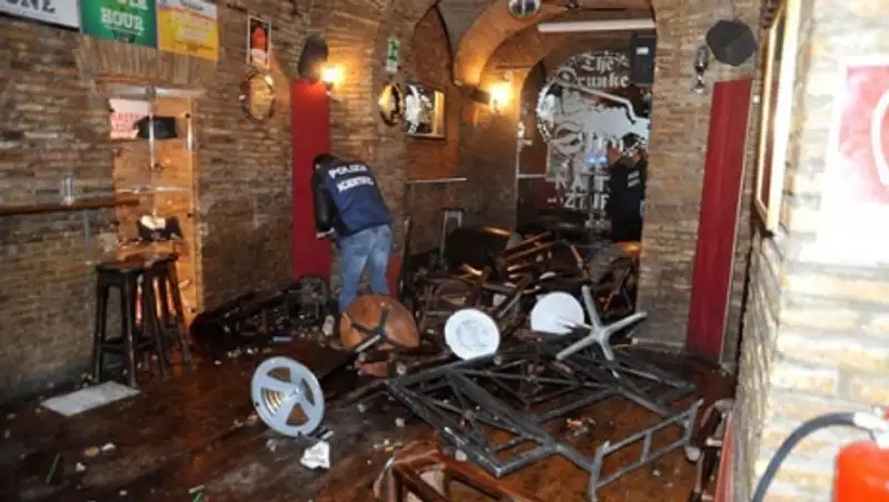 СМИ: неизвестные напали на болельщиков ФК "Тоттенхэм" в одном из баров Брюсселя