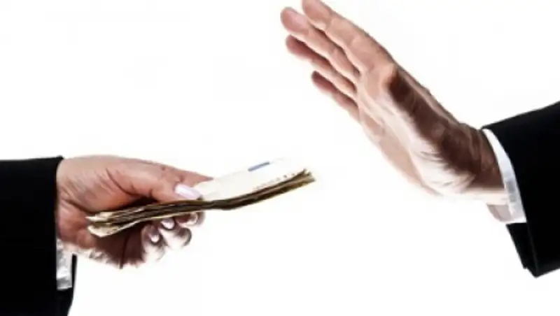 От почти 1 млн тенге отказался сотрудник антикоррупционной службы Жамбылской области