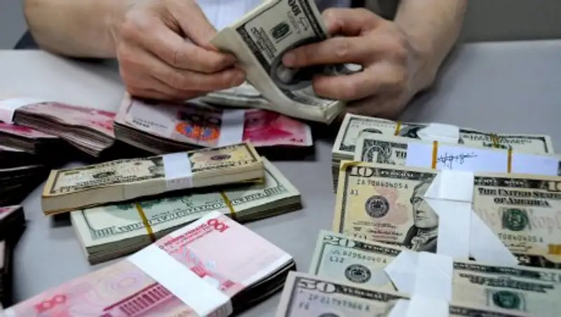 Канадец пытался ввезти из Алматы валюту на 28,5 млн тенге