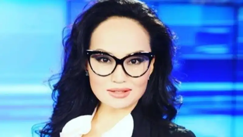 К известной казахстанской телеведущей постучались в два часа ночи с проверкой регистрации