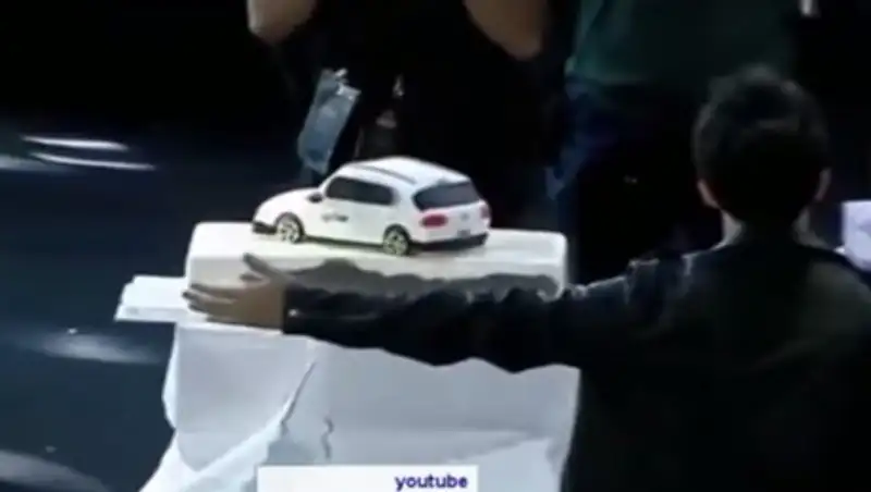 Китайские фанаты удивили Димаша Кудайбергена