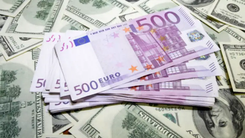 Курсы валют: доллар не изменился, евро - подешевел