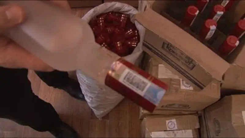 В СКО изъято свыше 200 бутылок фальшивой элитной водки