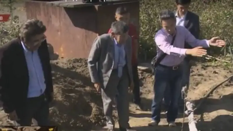 Житель Семея откопал в своем огороде саркофаг