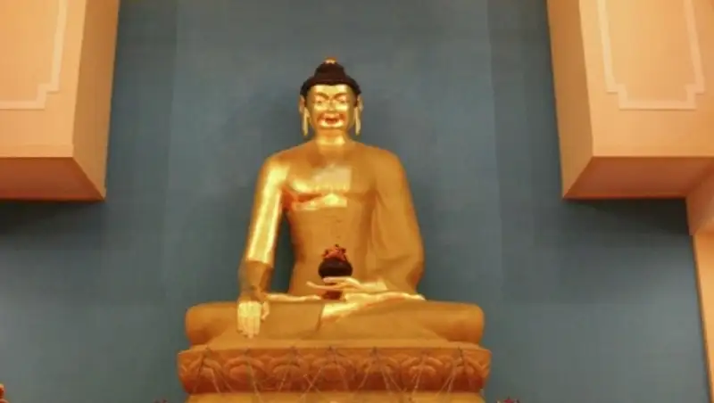 Оскверненная статуя Будды в Калмыкии пройдет обряд очищения
