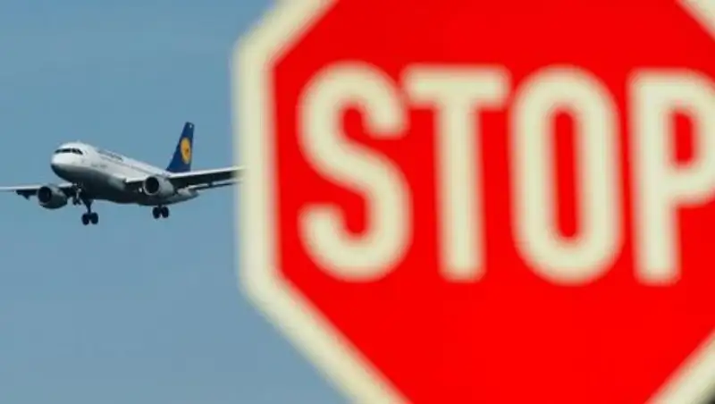 Казахстанцы не смогли вылететь в Германию из-за забастовки в аэропортах