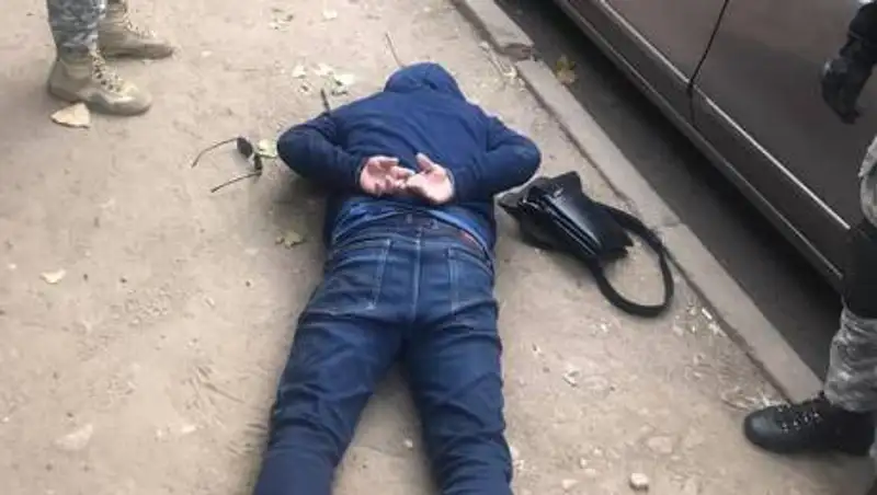 В Алматы с поличным задержали квартирных воров