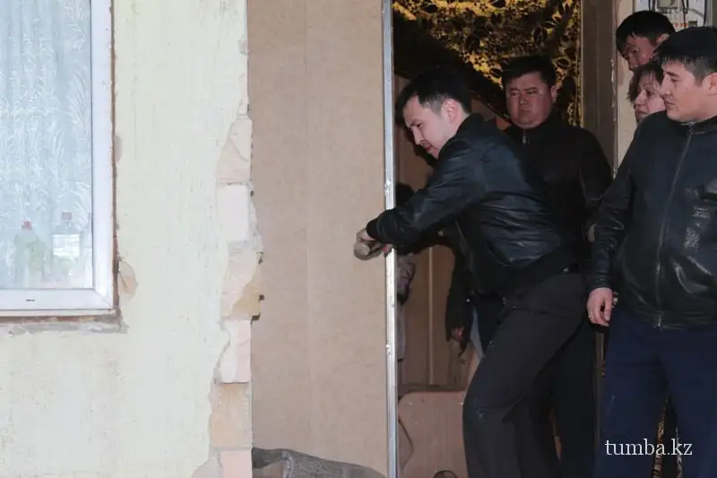 В Актау судебные исполнители устроили беспредел В Актау судебные исполнители устроили беспредел, фото - Новости Zakon.kz от 15.03.2013 16:31