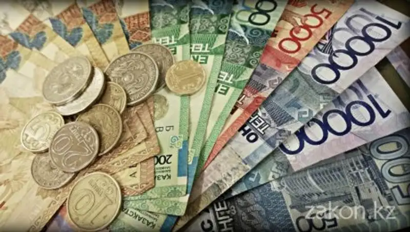 Тенге немного укрепился на торгах