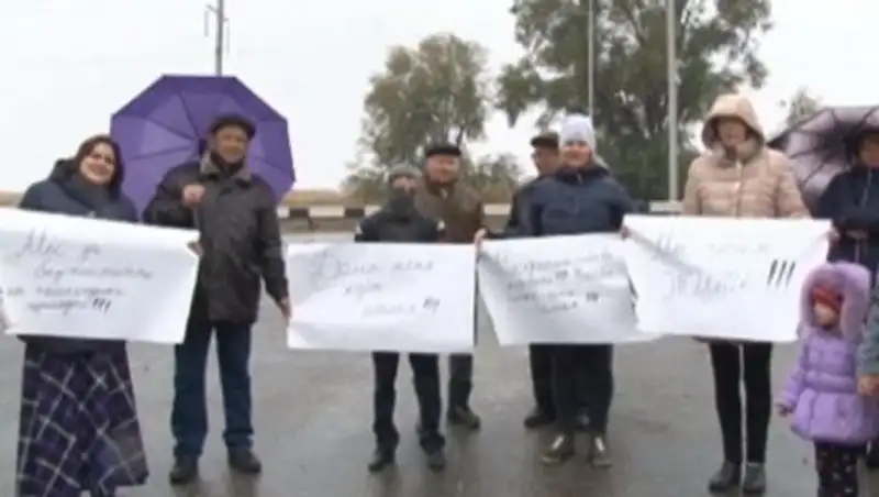 Жители Алматинской области устроили акцию протеста против водителей
