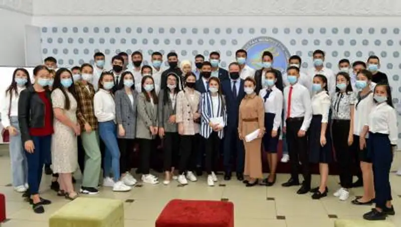 Выпускников "Серпін" трудоустраивают на новых заводах СКО