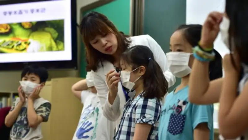 СМИ: первый школьник заразился коронавирусом в Южной Корее